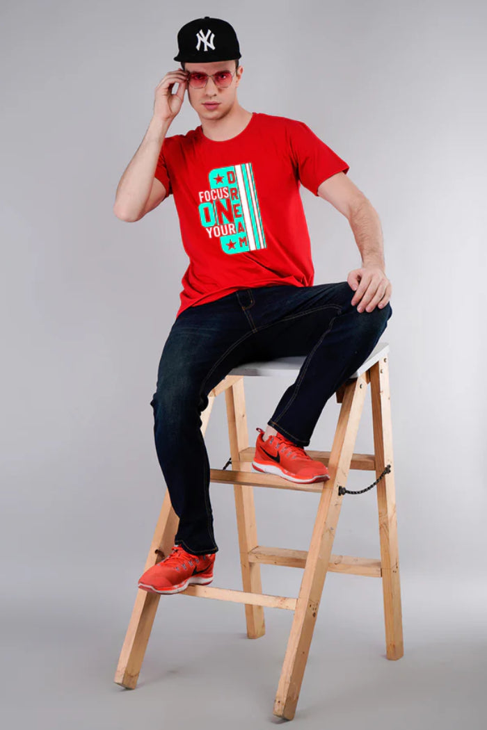 Focus On Dreams Printed t-Shirt-Red