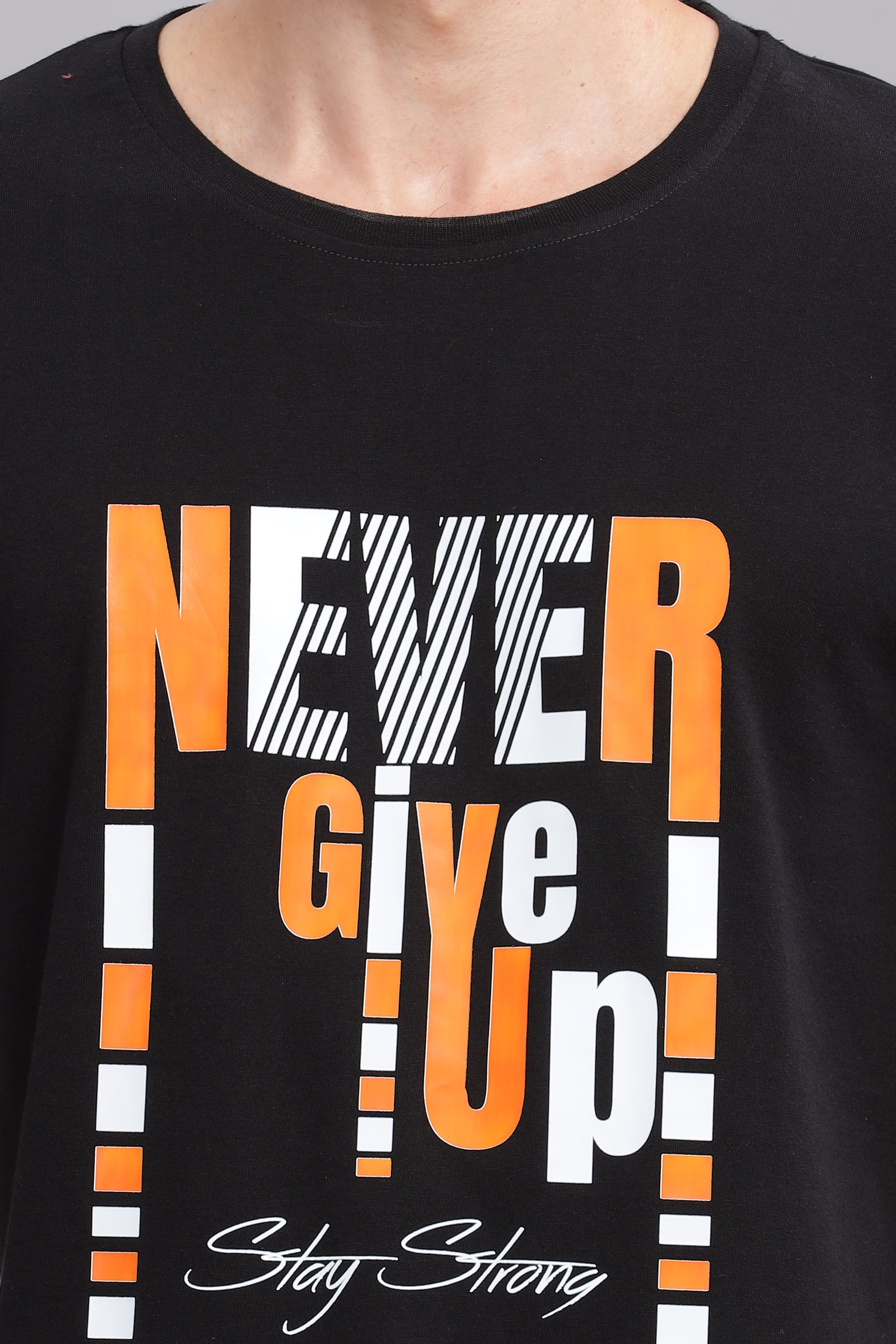 Black - Never Give Up Printed T-shirt-1