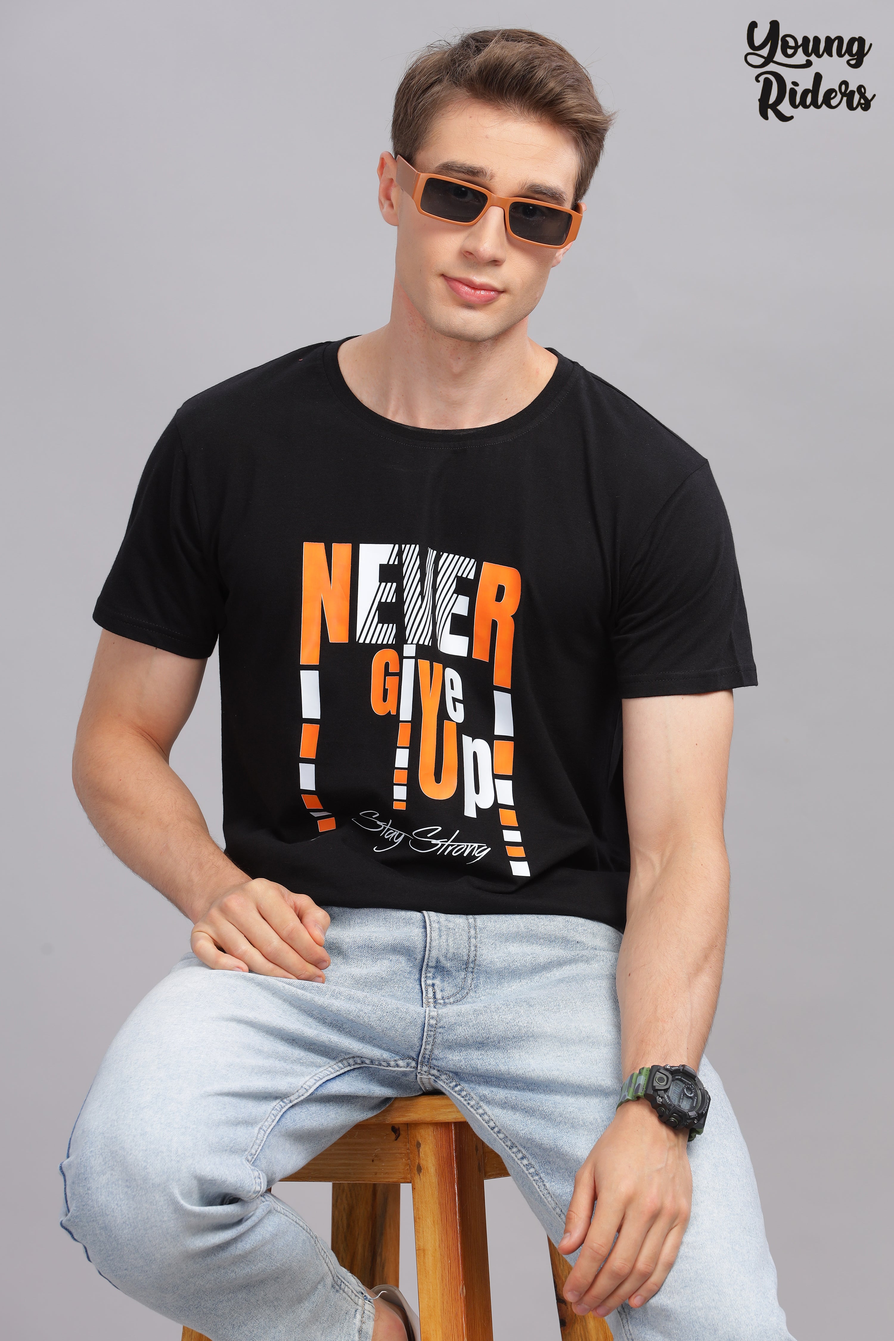 Black - Never Give Up Printed T-shirt-1