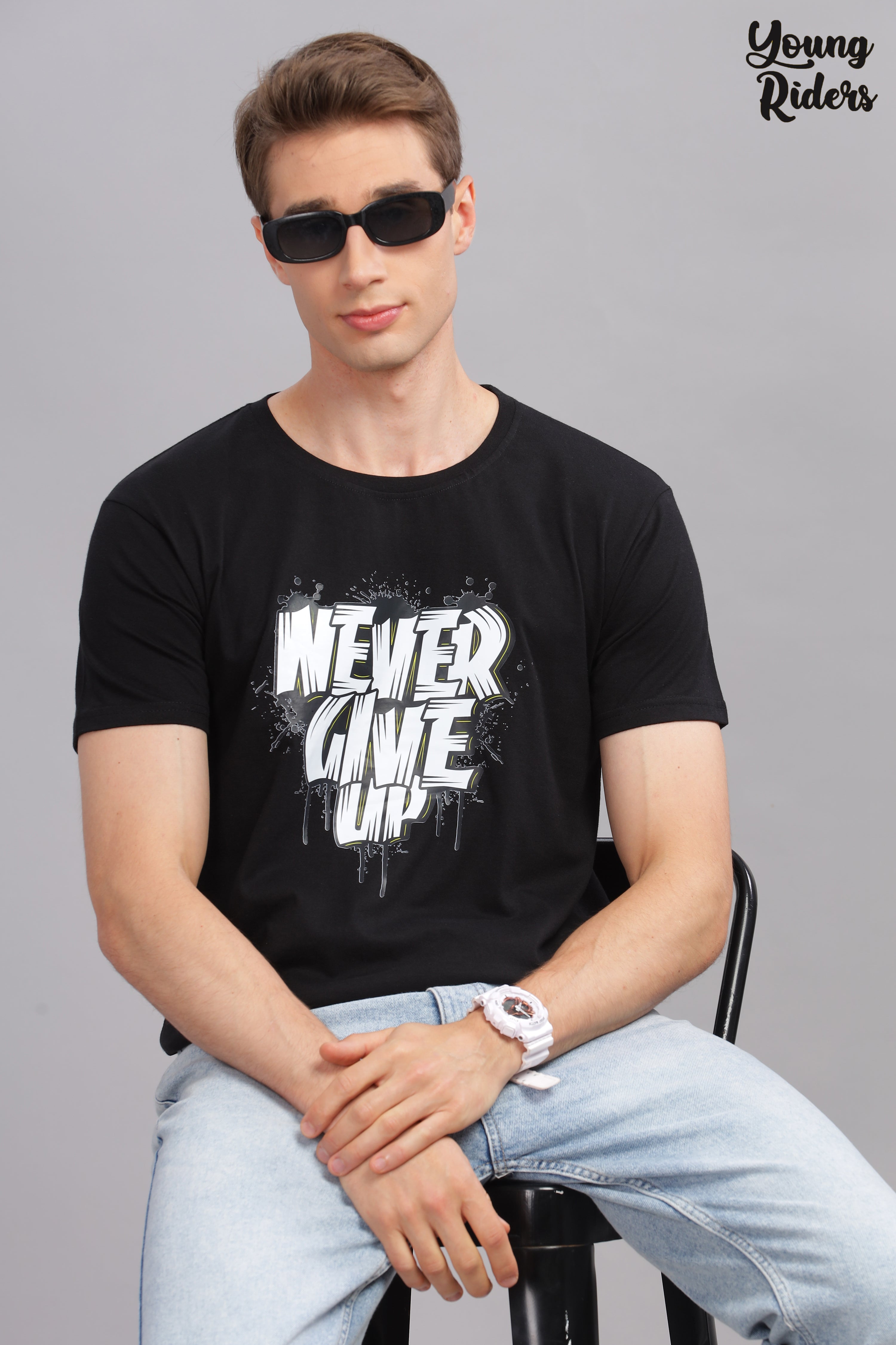 Black - Never Give Up Printed T-shirt-2