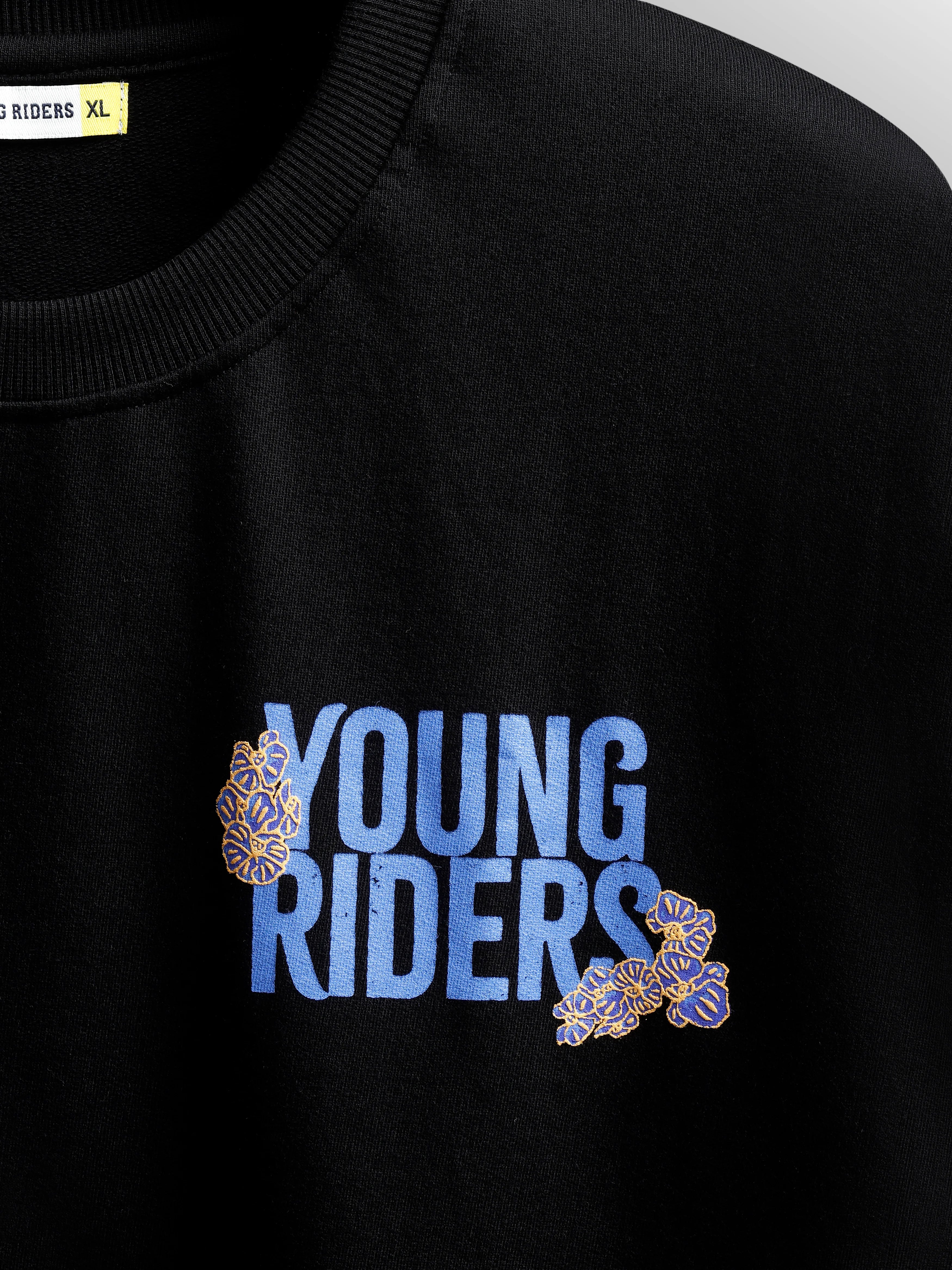 Black Rise & Bloom – Oversized Unisex T Shirt