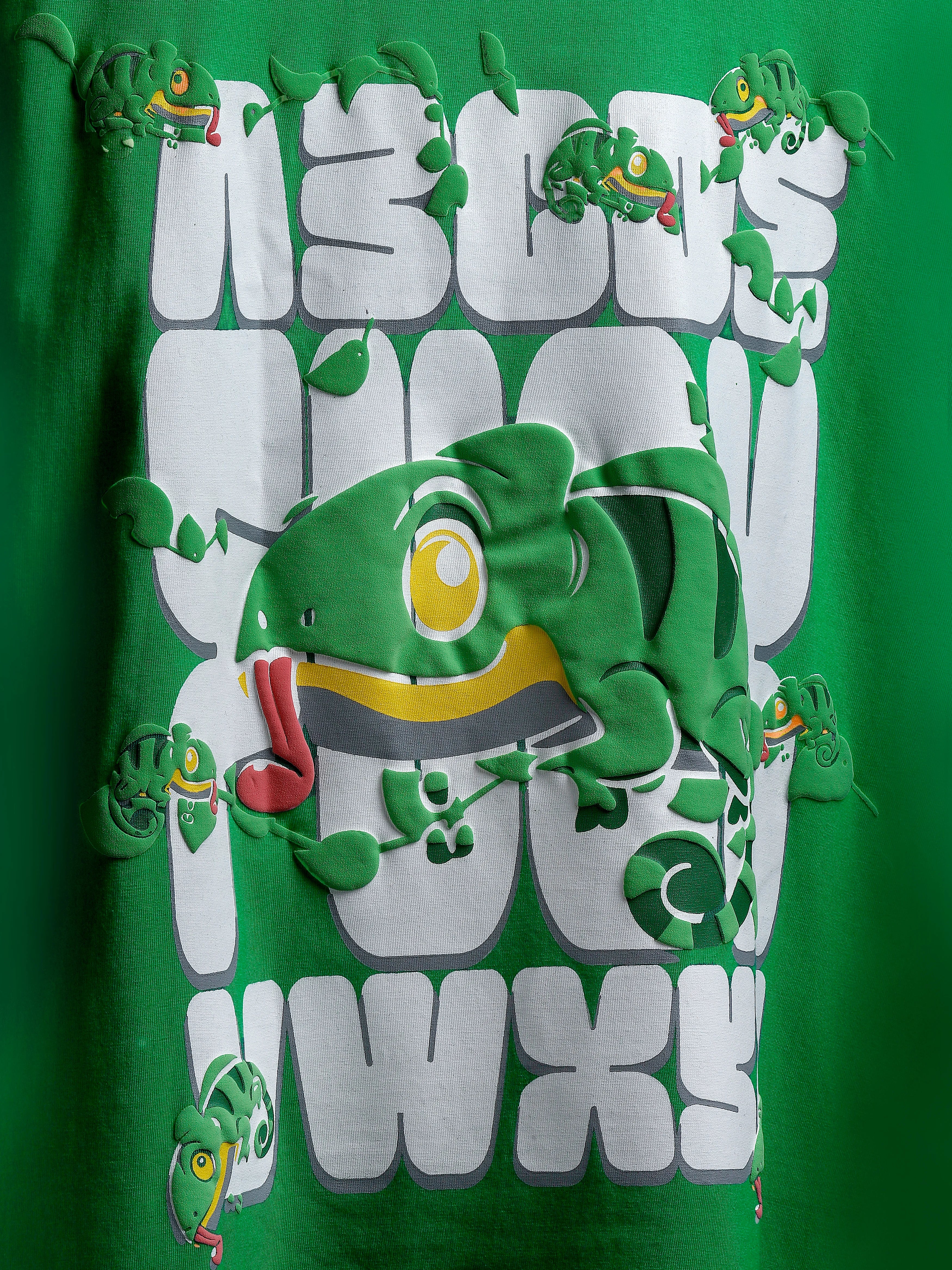 Green Chameleon Vibe – Oversized Unisex T Shirt