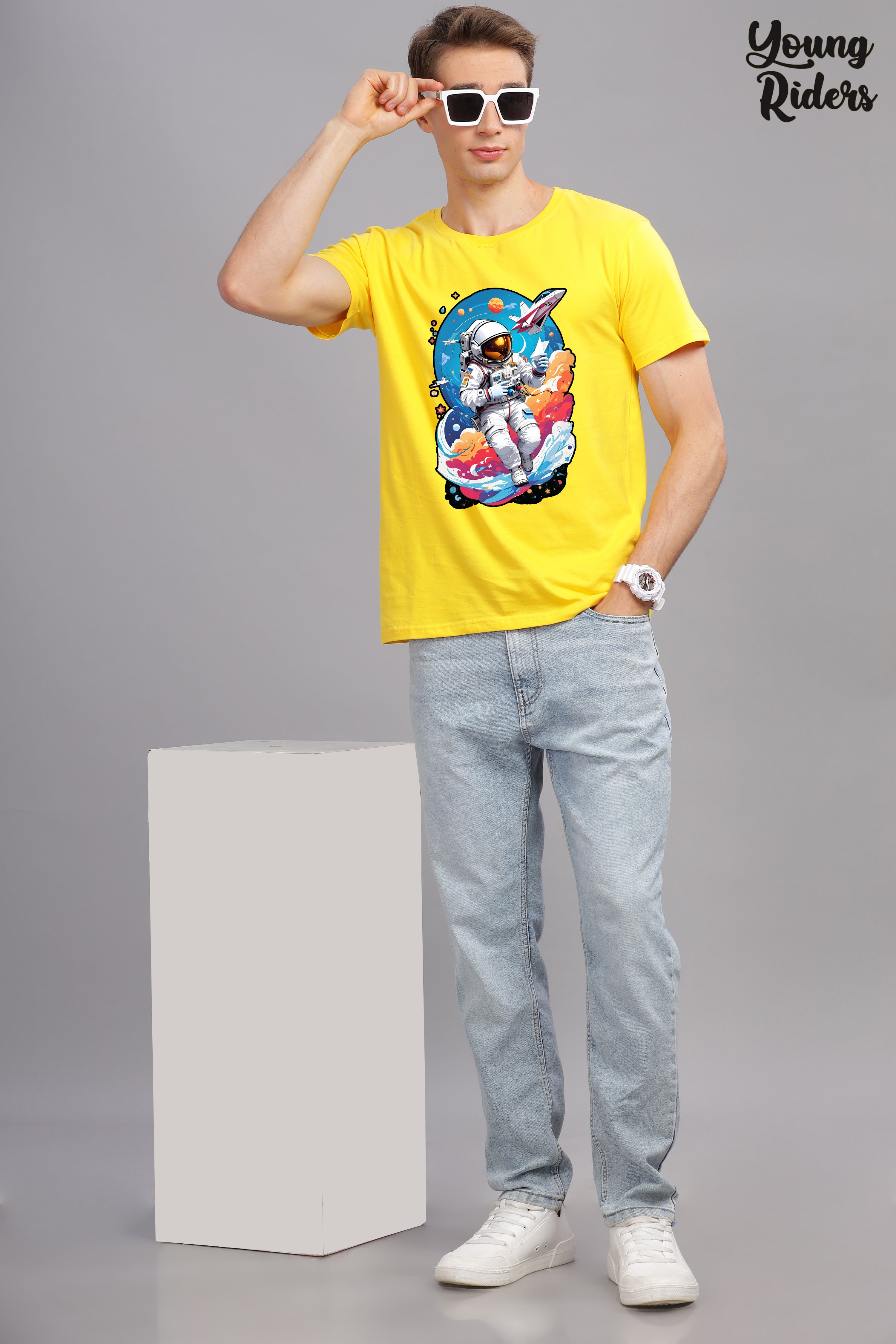 Astronaut Design Printed t-Shirt-Yellow