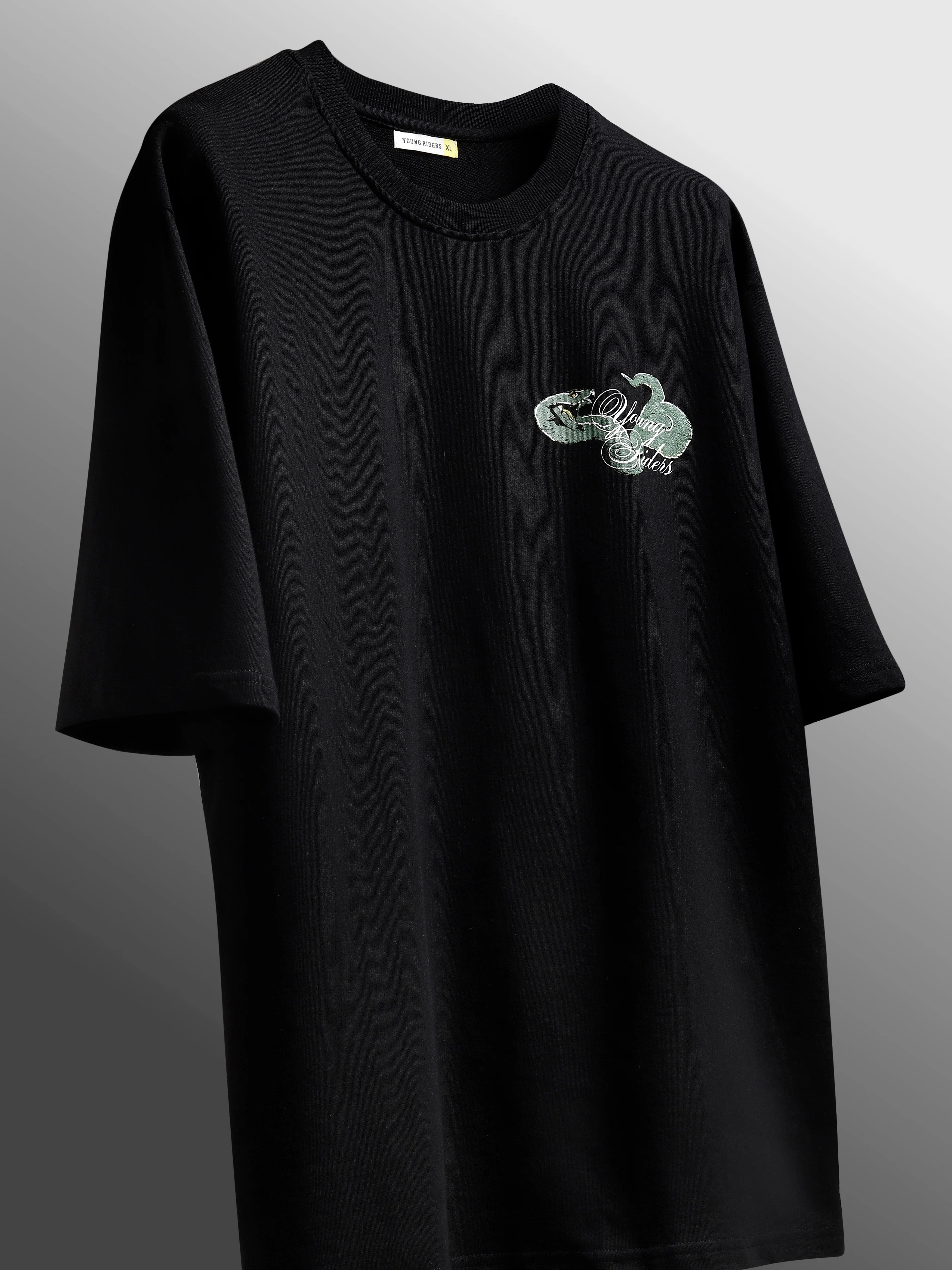 Black Fangs Don’t Flinch – Oversized Unisex T Shirt