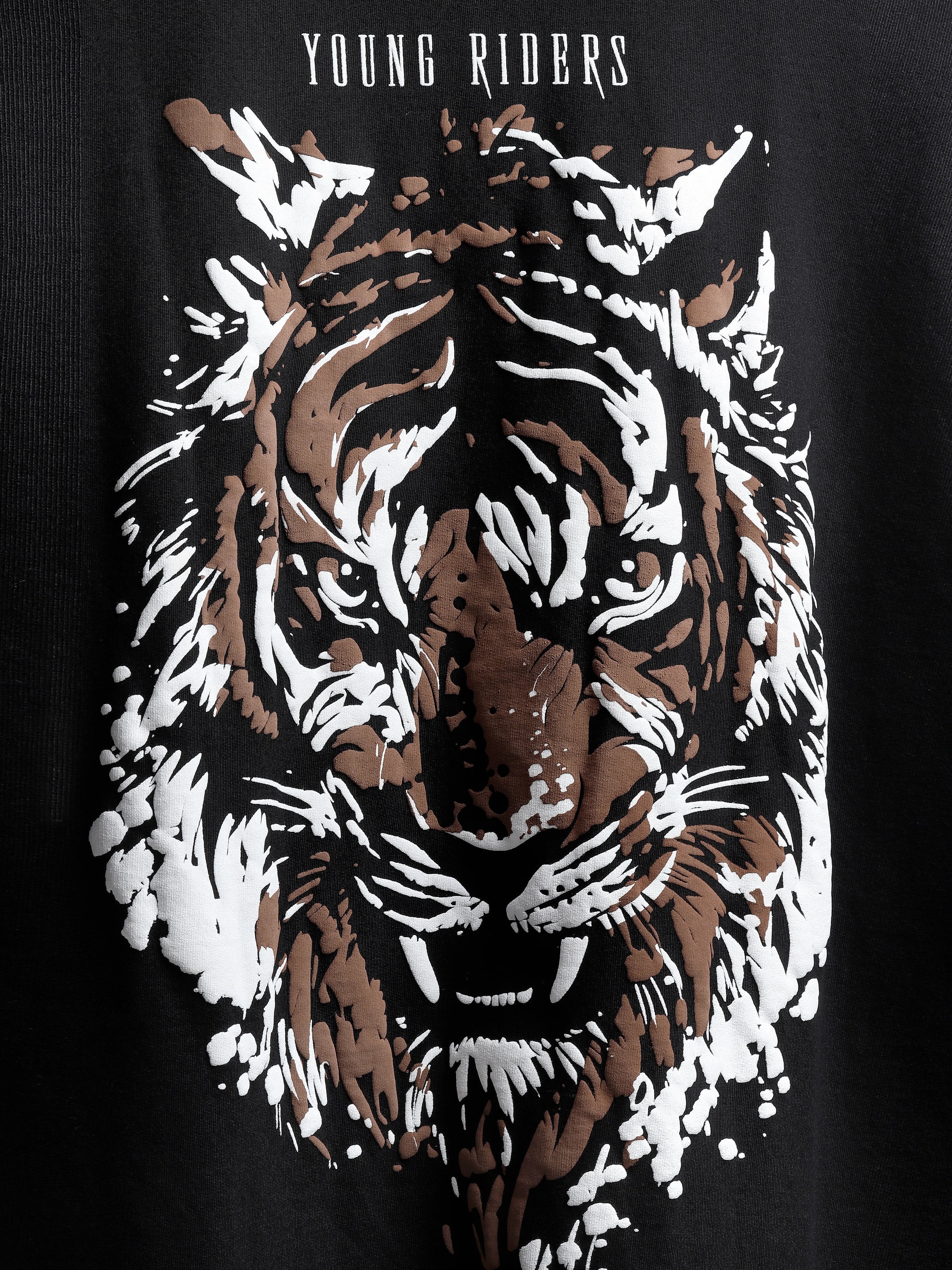 Roar of the Wild – Oversized Unisex T Shirt